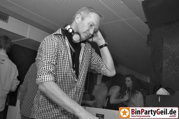 Party Flyer: bacio Afterworkparty meets Alpha DJ Mike MH4 am 11.04.2013 in Rostock