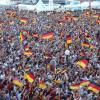 Bild: Partybilder der Party: Public Viewing auf dem Schlossplatz Deutschland vs. Italien am 04.07.2006 in DE | Baden-Wrttemberg | Stuttgart | Stuttgart