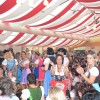 Bild: Partybilder der Party: SCHUSSENRIEDER Oktoberfest mit groem Dirndl-Weltrekord-Versuch am 04.10.2014 in DE | Baden-Wrttemberg | Biberach | Bad Schussenried